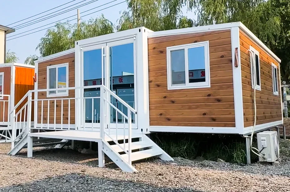 expandable container